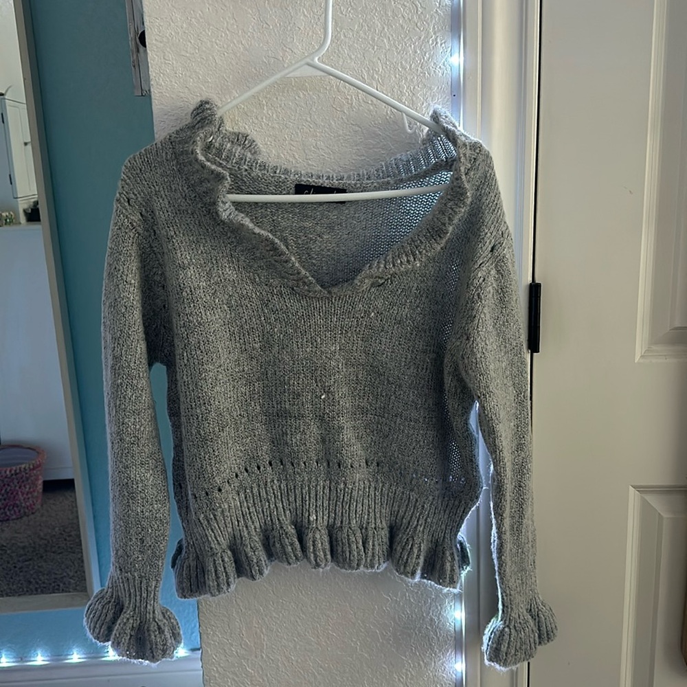Chicwish grey sweater 
Small/medium